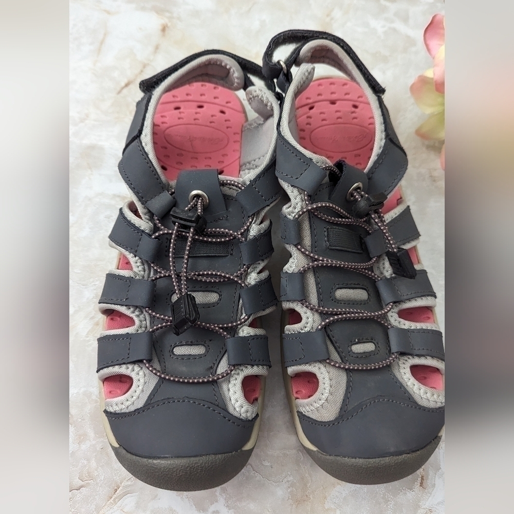Eddie Bauer shoes size 7